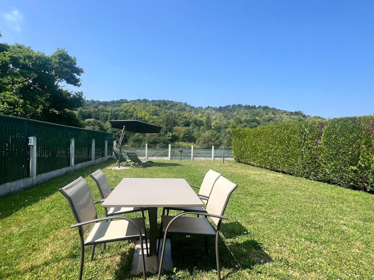Charmant Chalet En Bord De Seine Saint-Pierre-du-Vauvray Екстериор снимка