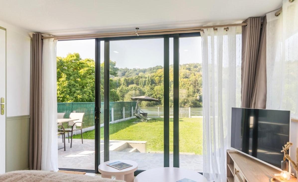 Charmant Chalet En Bord De Seine Saint-Pierre-du-Vauvray Екстериор снимка