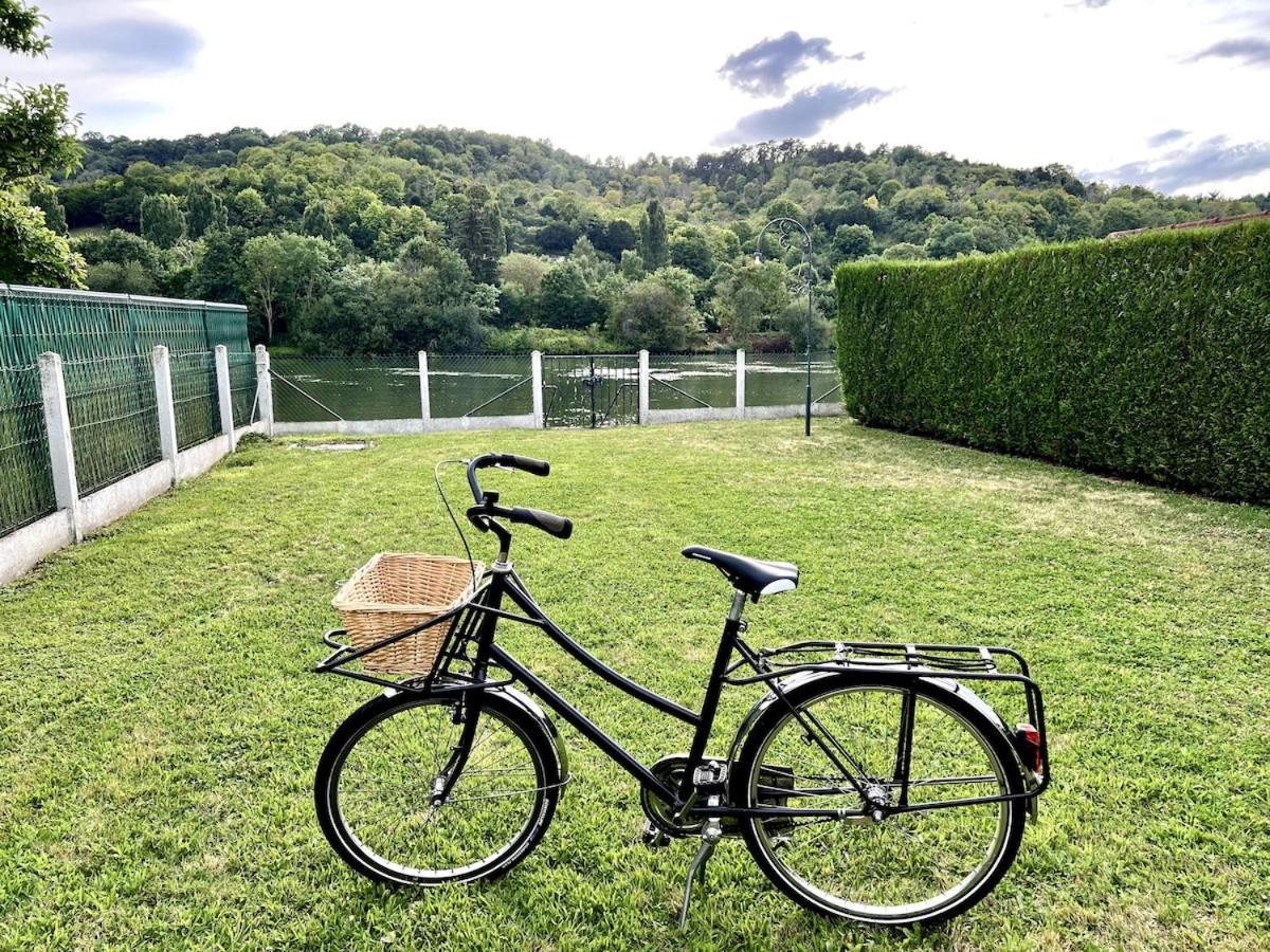 Charmant Chalet En Bord De Seine Saint-Pierre-du-Vauvray Екстериор снимка